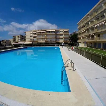 Quiet Ground-floor Apartment, With Swimming Pool 아파트 망들리유 라 나플
