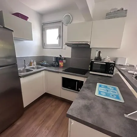 Quiet Ground-floor Apartment, With Swimming Pool * Mandelieu